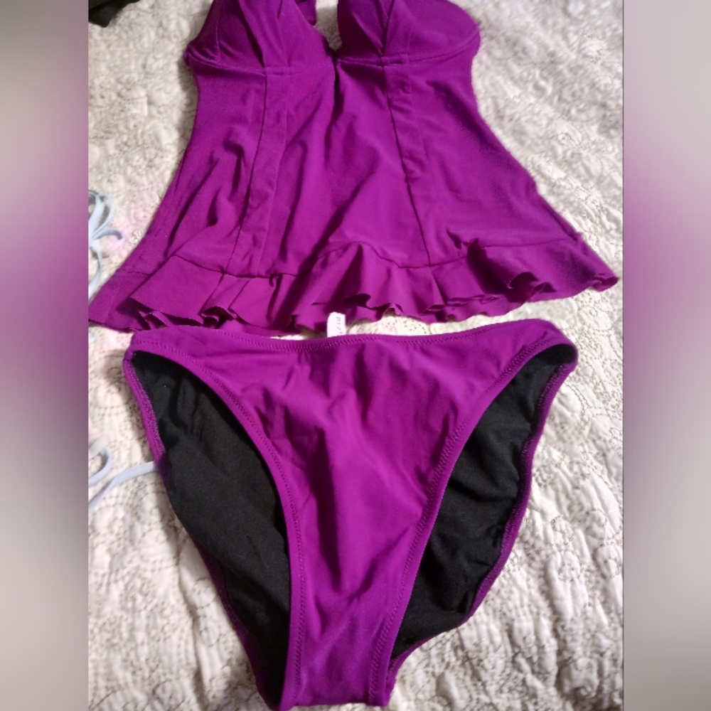 Really cute ladies size 8 tankini